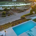 Appartement Royal Luxury With Private Infinity Pool, Hydromassage Area & Fireplace *