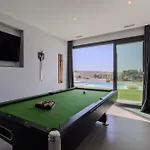 Royal Luxury With Private Infinity Pool, Hydromassage Area & Fireplace Apartment
