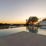 Appartement Royal Luxury With Private Infinity Pool, Hydromassage Area & Fireplace