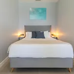Royal Luxury With Private Infinity Pool, Hydromassage Area & Fireplace Apartment