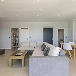 Royal Luxury With Private Infinity Pool, Hydromassage Area & Fireplace