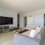 Royal Luxury With Private Infinity Pool, Hydromassage Area & Fireplace Apartment