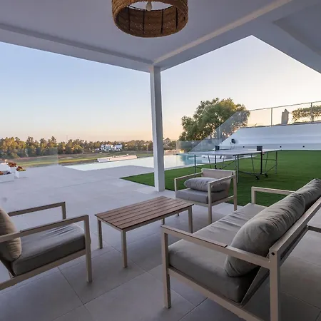 Royal Luxury Apartment With Private Infinity Pool, Hydromassage Area & Fireplace Apartment *