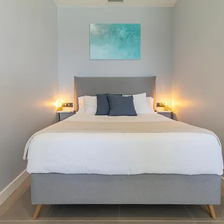 Royal Luxury With Private Infinity Pool, Hydromassage Area & Fireplace Lägenhet