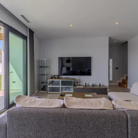 شقة Royal Luxury With Private Infinity Pool, Hydromassage Area & Fireplace