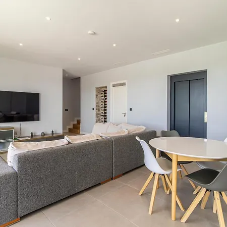 Lägenhet Royal Luxury With Private Infinity Pool, Hydromassage Area & Fireplace Jerez de la Frontera