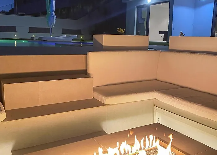 Royal Luxury Apartment With Private Infinity Pool, Hydromassage Area & Fireplace Apartment *