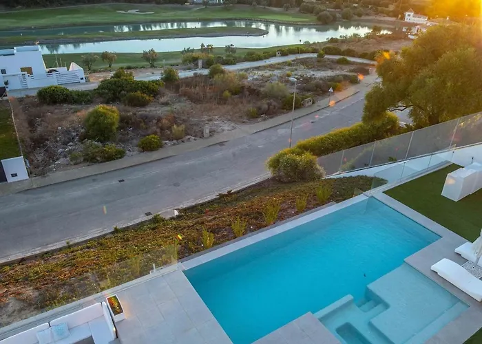 Apartment Royal Luxury Apartment With Private Infinity Pool, Hydromassage Area & Fireplace *