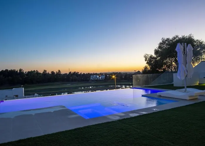 Royal Luxury Apartment With Private Infinity Pool, Hydromassage Area & Fireplace * Jerez de la Frontera