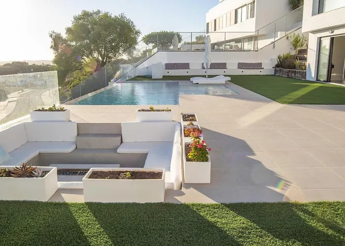 Royal Luxury Apartment With Private Infinity Pool, Hydromassage Area & Fireplace