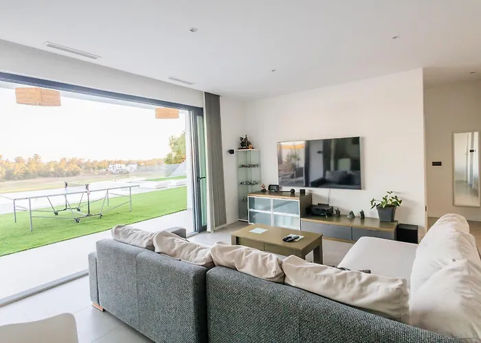 Royal Luxury Apartment With Private Infinity Pool, Hydromassage Area & Fireplace Jerez de la Frontera