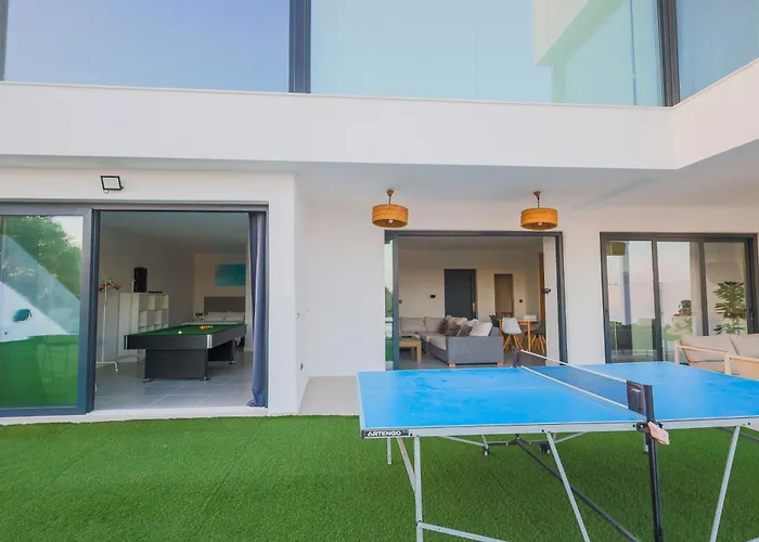 Royal Luxury Apartment With Private Infinity Pool, Hydromassage Area & Fireplace Apartment