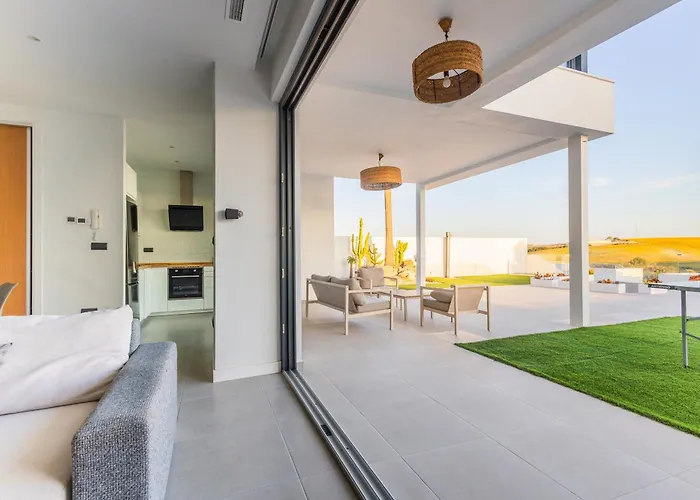 Royal Luxury Apartment With Private Infinity Pool, Hydromassage Area & Fireplace * Jerez de la Frontera