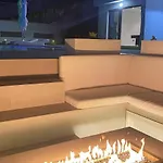 Royal Luxury With Private Infinity Pool, Hydromassage Area & Fireplace Διαμέρισμα *