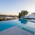 Royal Luxury With Private Infinity Pool, Hydromassage Area & Fireplace *