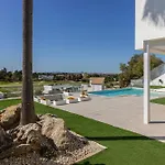 Royal Luxury With Private Infinity Pool, Hydromassage Area & Fireplace Χέρεζ